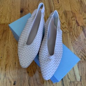 Everlane leather slingback flats, brand new in box